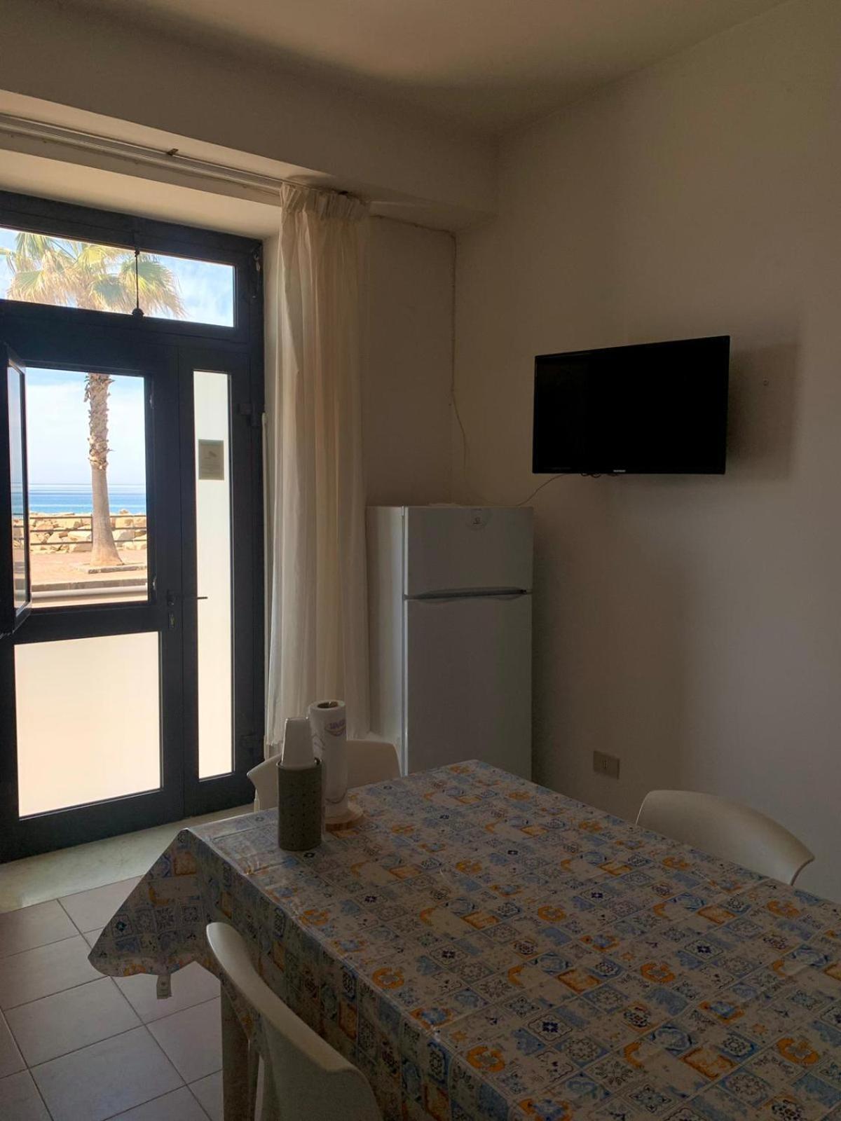 Marger Apartments Санта-Мария-ди-Кастеллабате Экстерьер фото