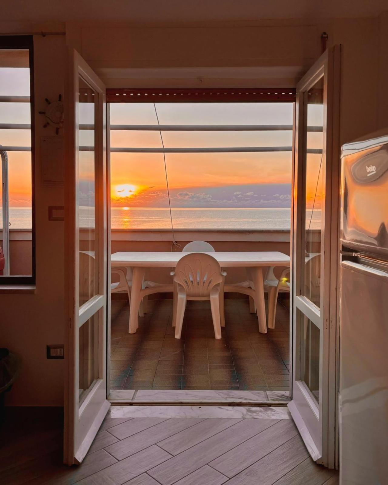 Marger Apartments Санта-Мария-ди-Кастеллабате Экстерьер фото